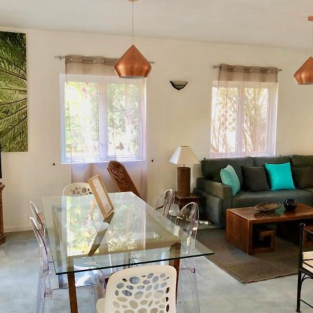 Beachfront Villa In A Beautiful And Secured Complex Flic-en-Flacq 外观 照片