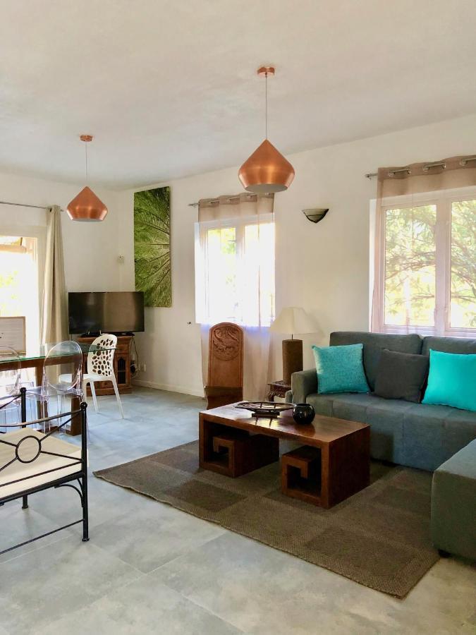 Beachfront Villa In A Beautiful And Secured Complex Flic-en-Flacq 外观 照片