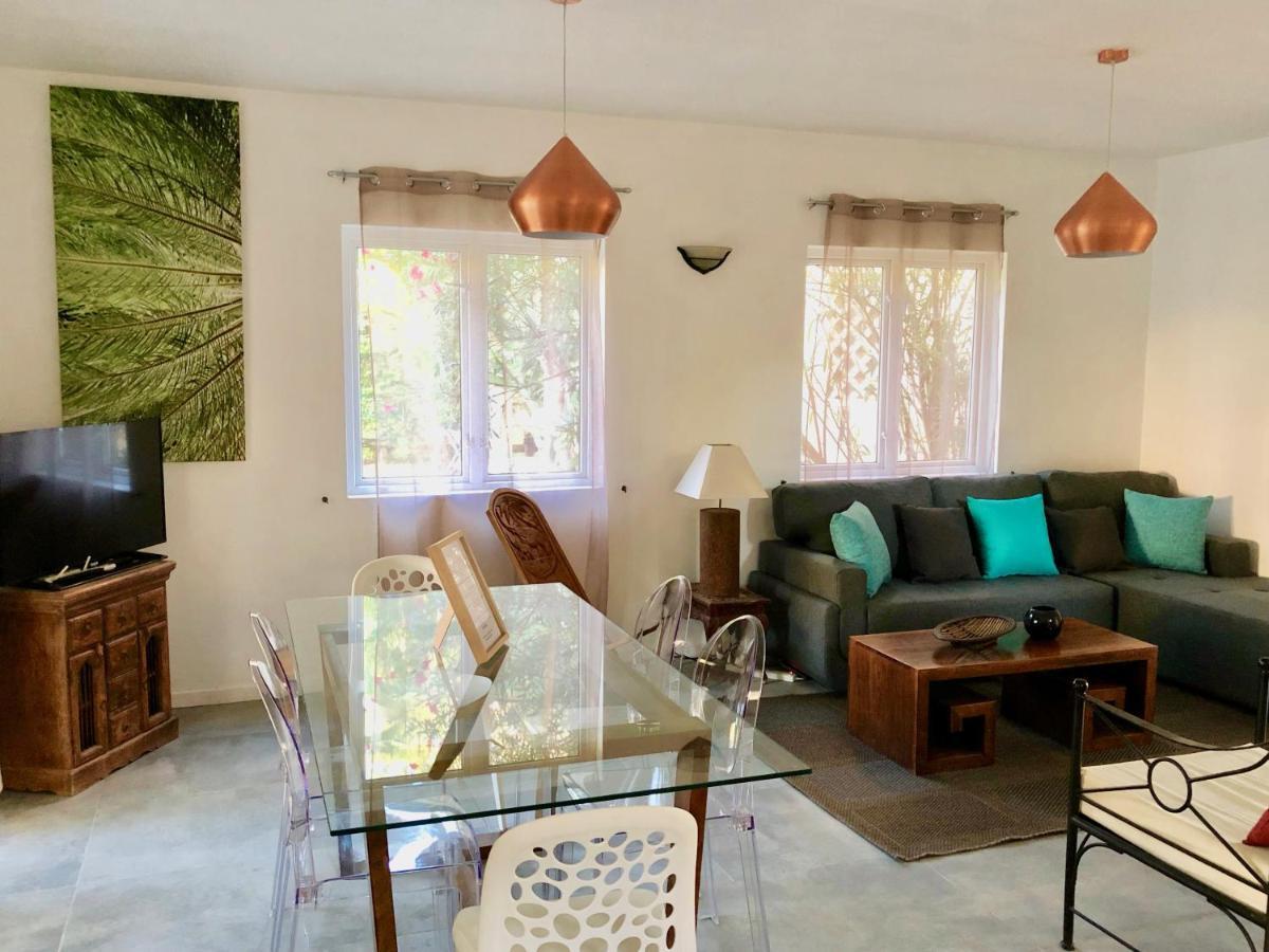 Beachfront Villa In A Beautiful And Secured Complex Flic-en-Flacq 外观 照片