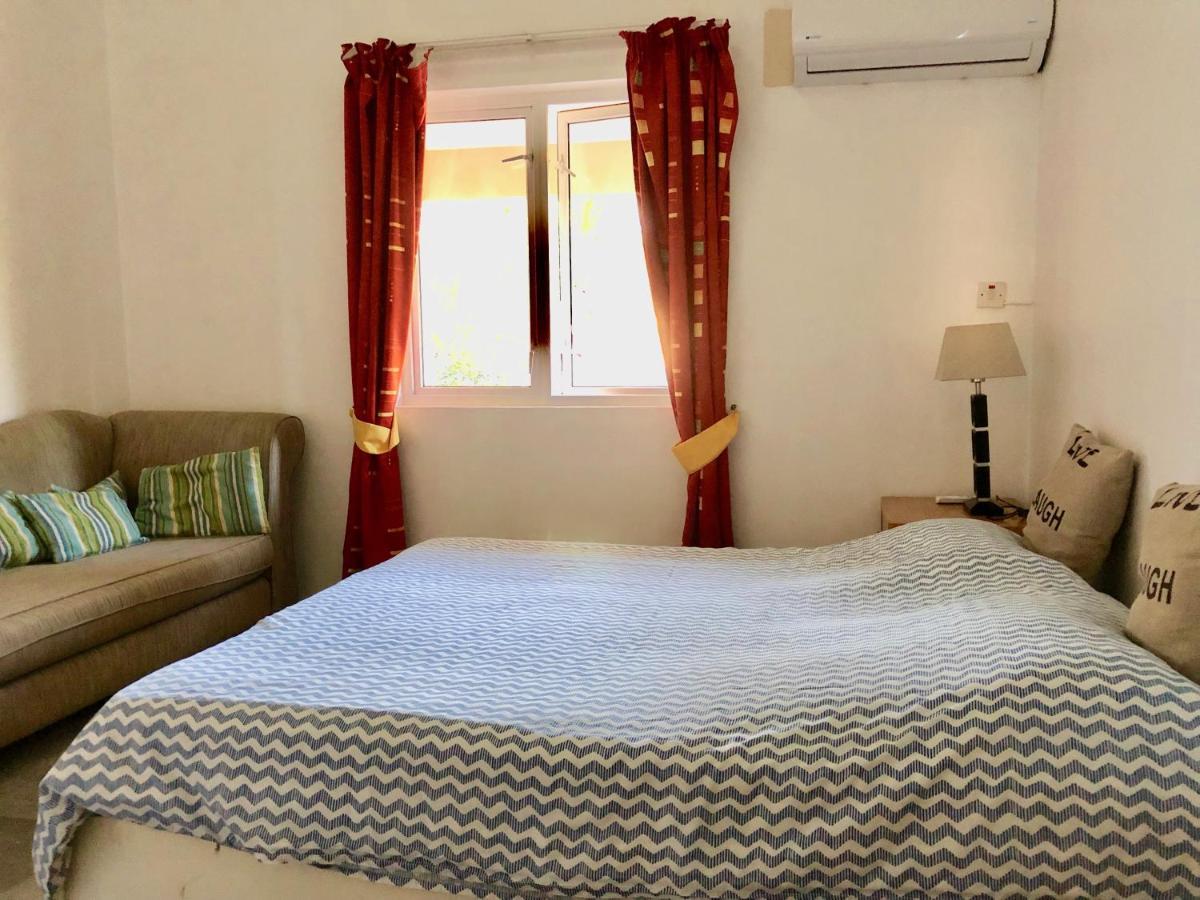 Beachfront Villa In A Beautiful And Secured Complex Flic-en-Flacq 外观 照片